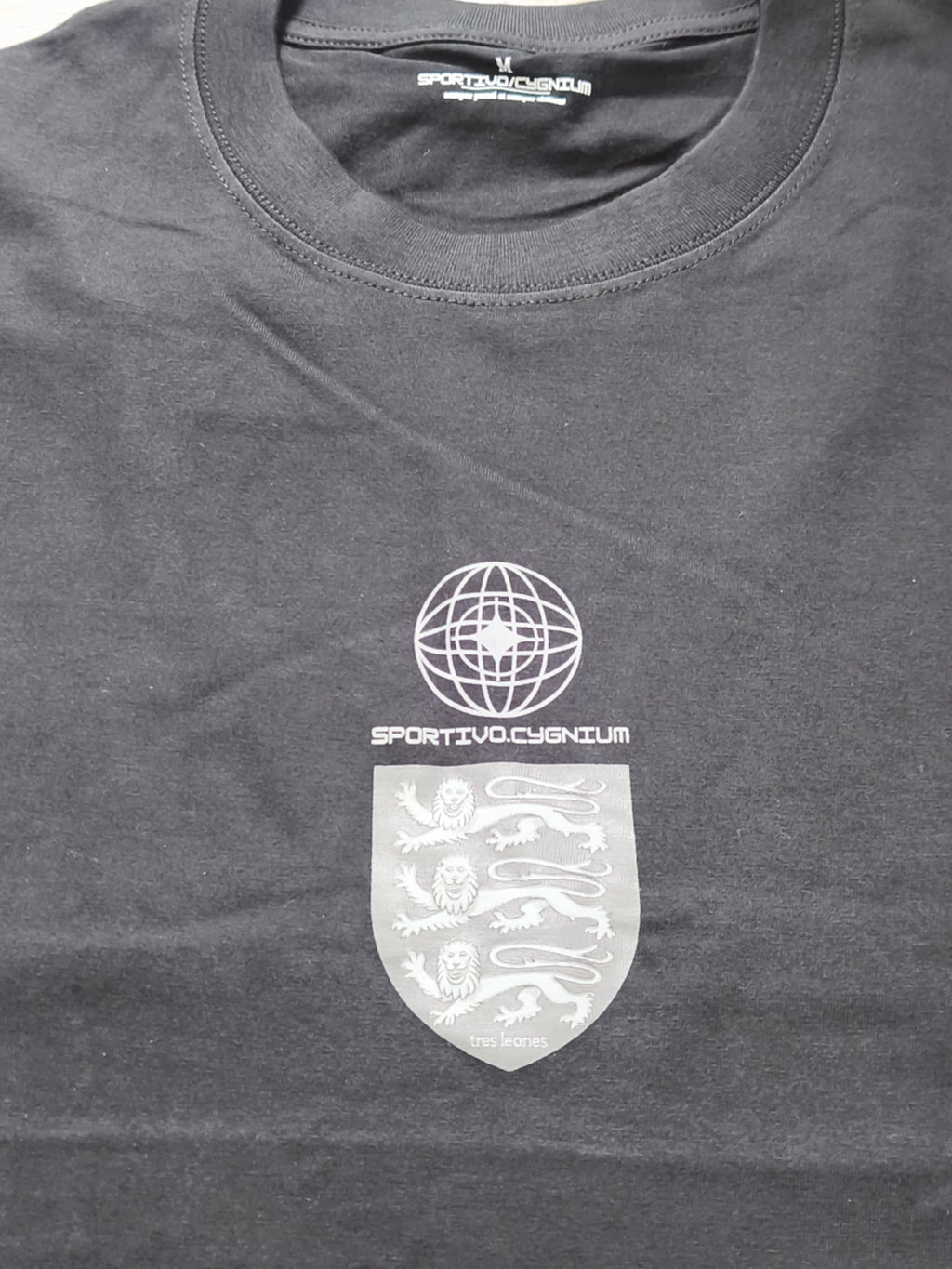 Tres Leones T Shirt in Black