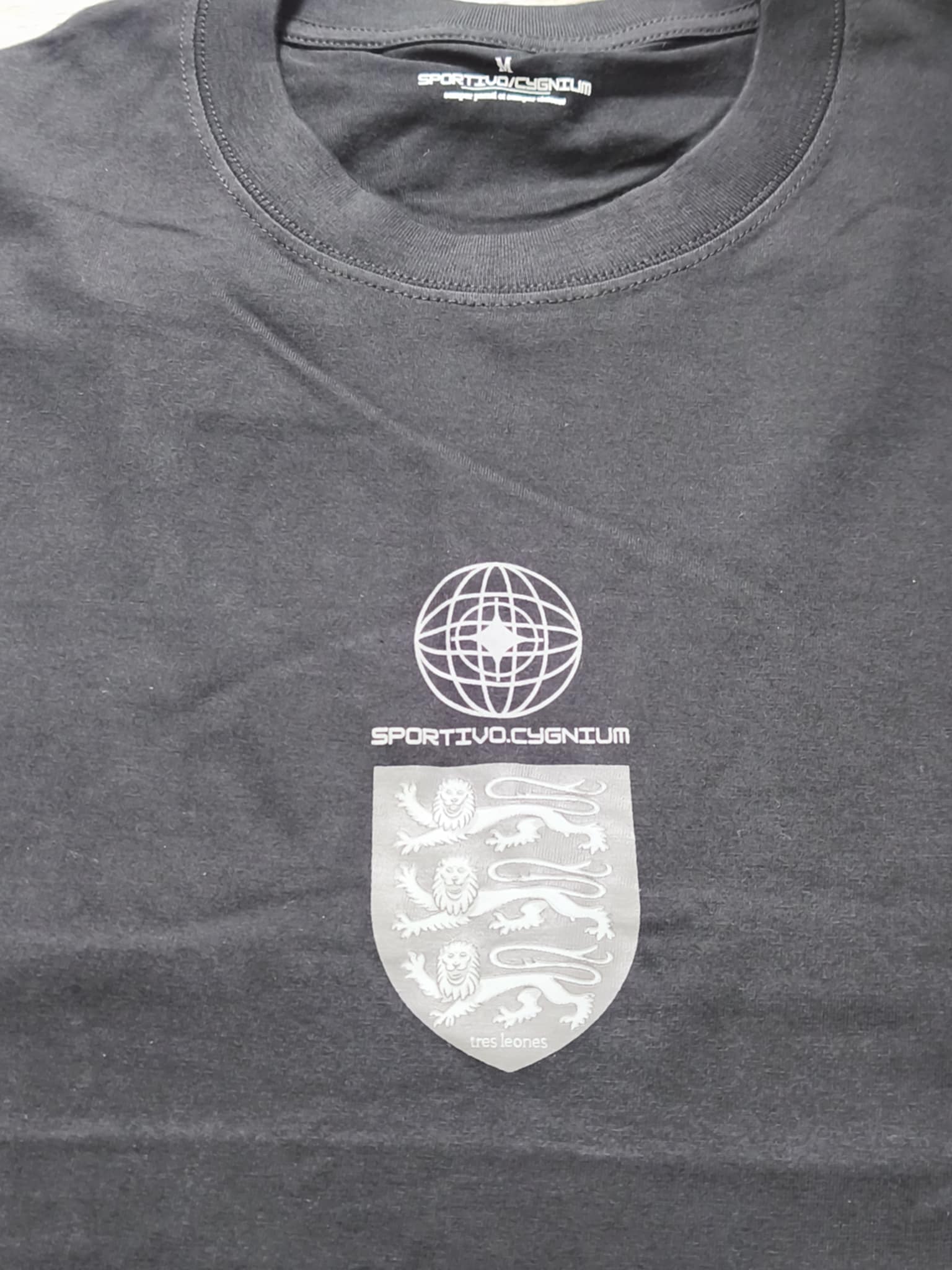 Tres Leones T Shirt in Black